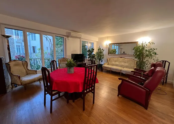 Entre Tour Eiffel Et Champs Elysees Apartman Párizs